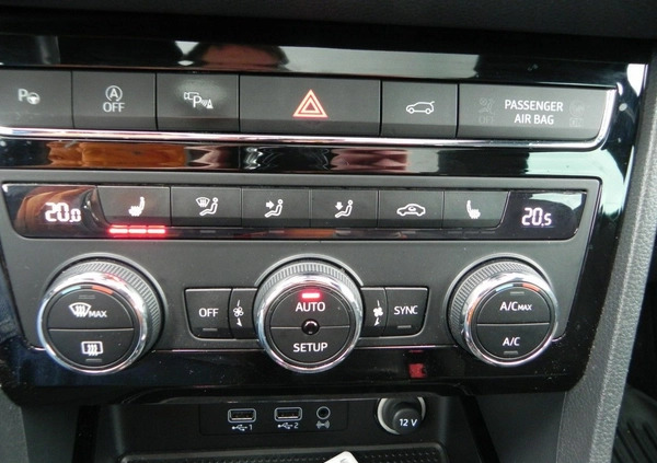 Seat Ateca cena 67900 przebieg: 201000, rok produkcji 2017 z Rzeszów małe 436